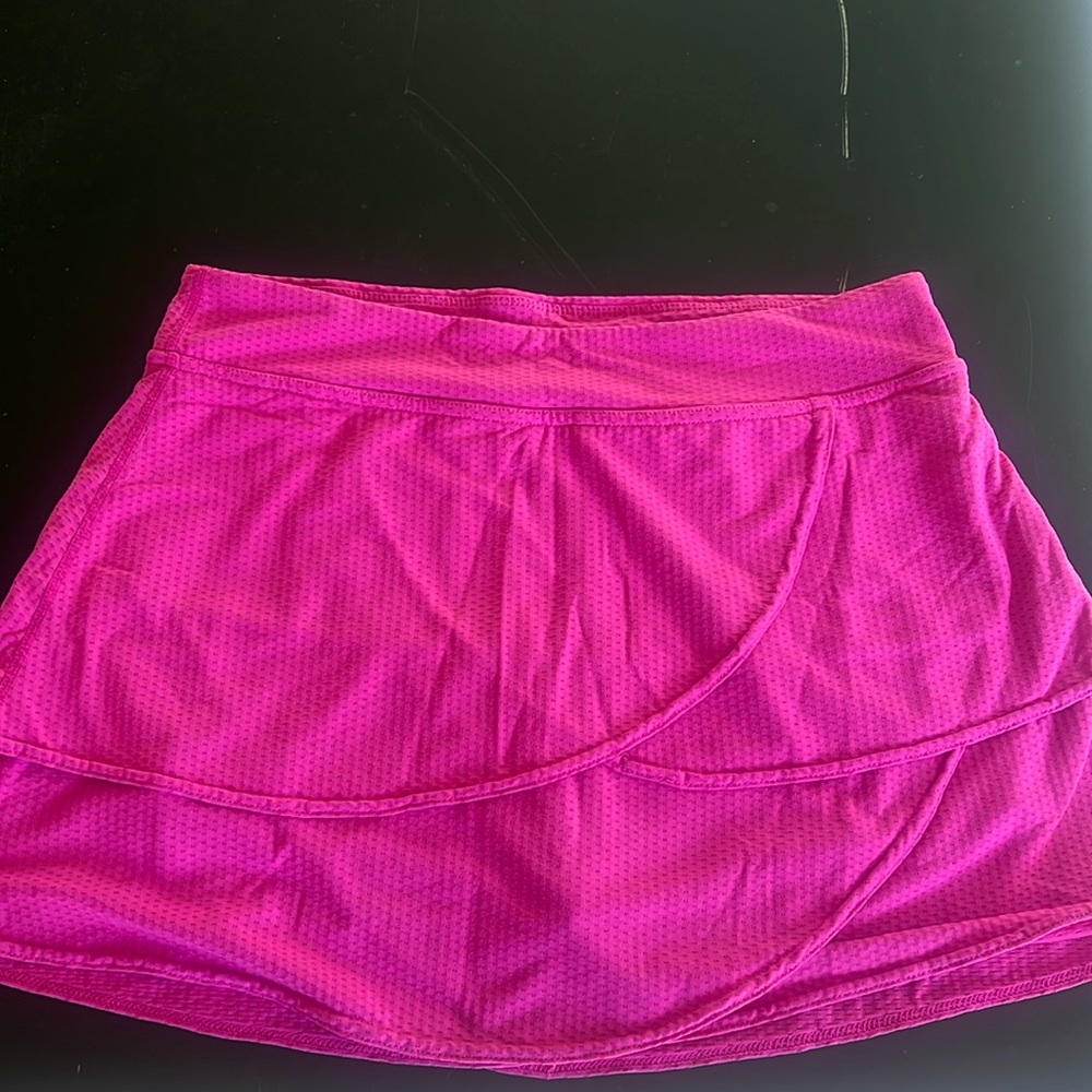 RESE hot pink ruffled skort SZ LG for your fashionable pickleball or tennis game